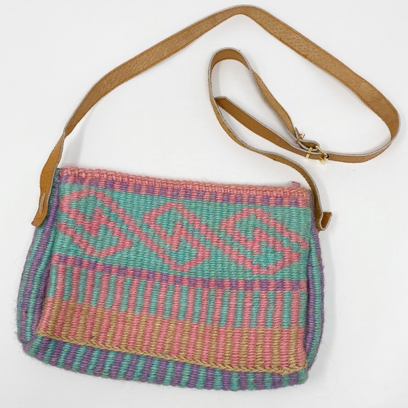 Vintage Handbags - VINTAGE Woven Crossbody Bag Jute Boho Festival